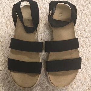 Espirt Platform Sandals